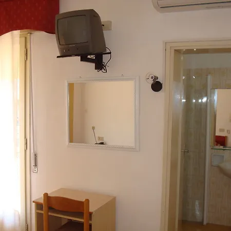 Marlisa Pier Hotel 2*