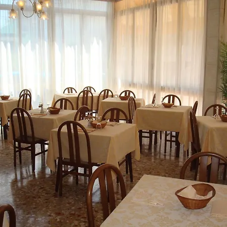 Marlisa Pier Hotel 2*