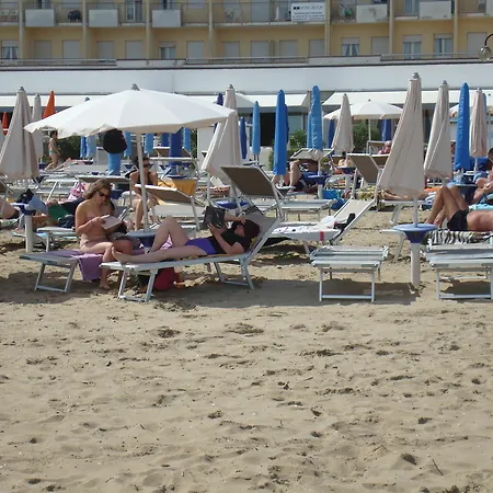 Marlisa Pier Hotel 2*